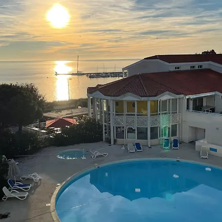 Vue Et Piscine, Avec Balcon - 1 Min De La Apartment *