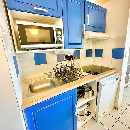 Vue Et Piscine, Avec Balcon - 1 Min De La *