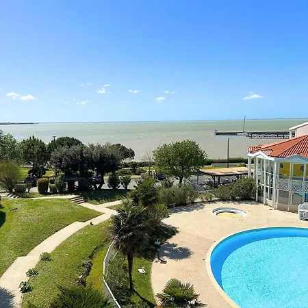 Апартаменты Vue Et Piscine, Avec Balcon - 1 Min De La *