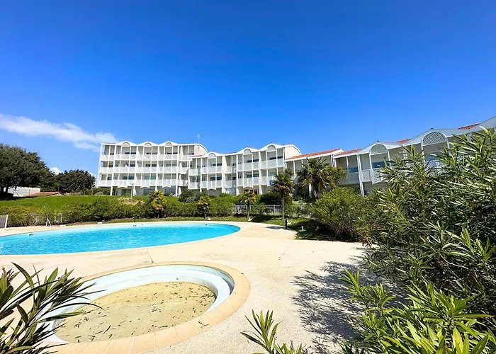 Vue Et Piscine, Avec Balcon - 1 Min De La Fouras