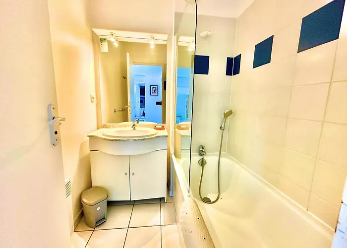 Apartamento Vue Et Piscine, Avec Balcon - 1 Min De La *